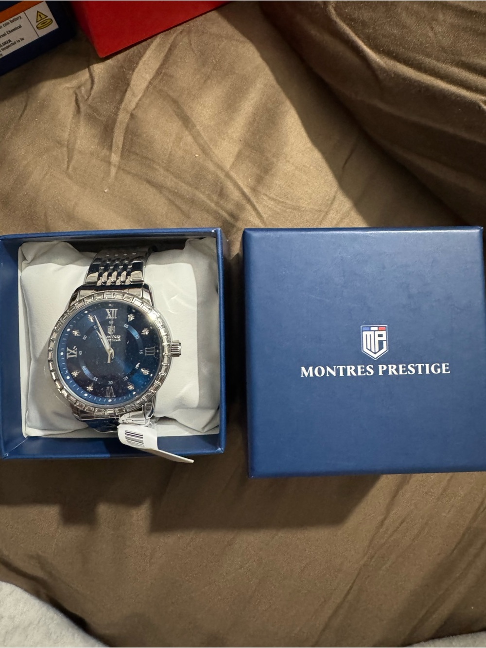 Montres Prestige Men’s Silver Watch with Blue Dial